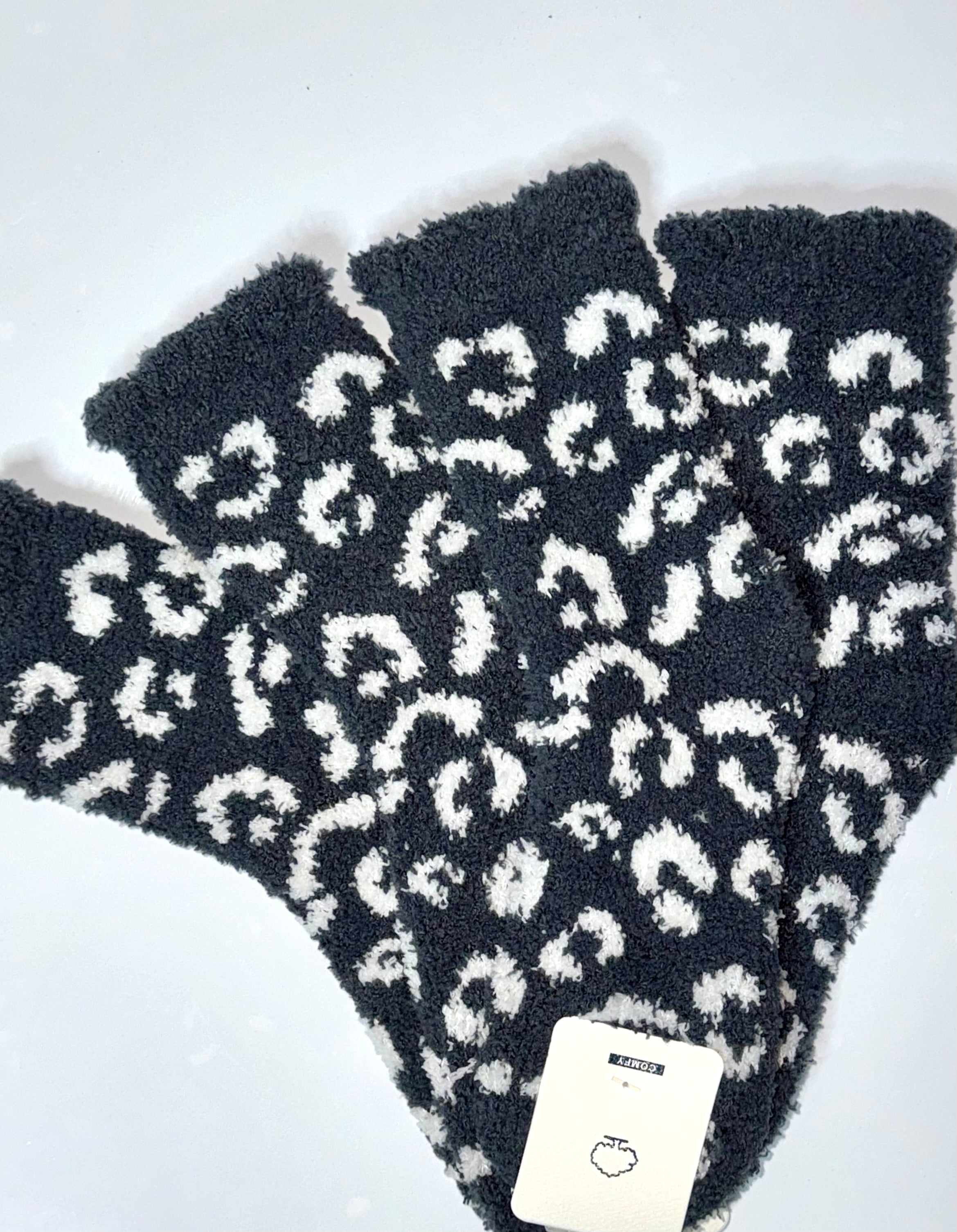 Leopard Pattern Fuzzy Socks
